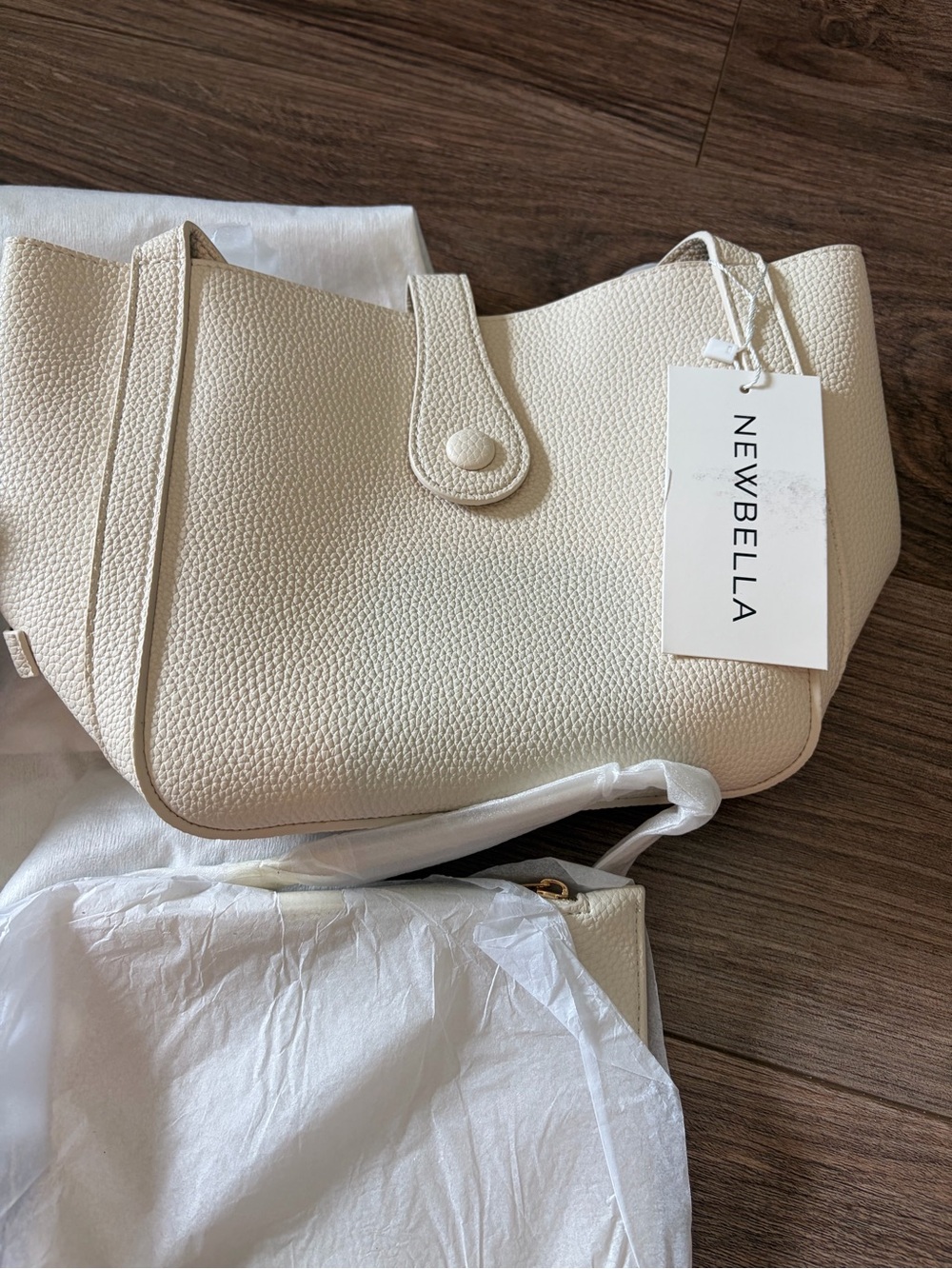 Newbella CreamShoulder Bag